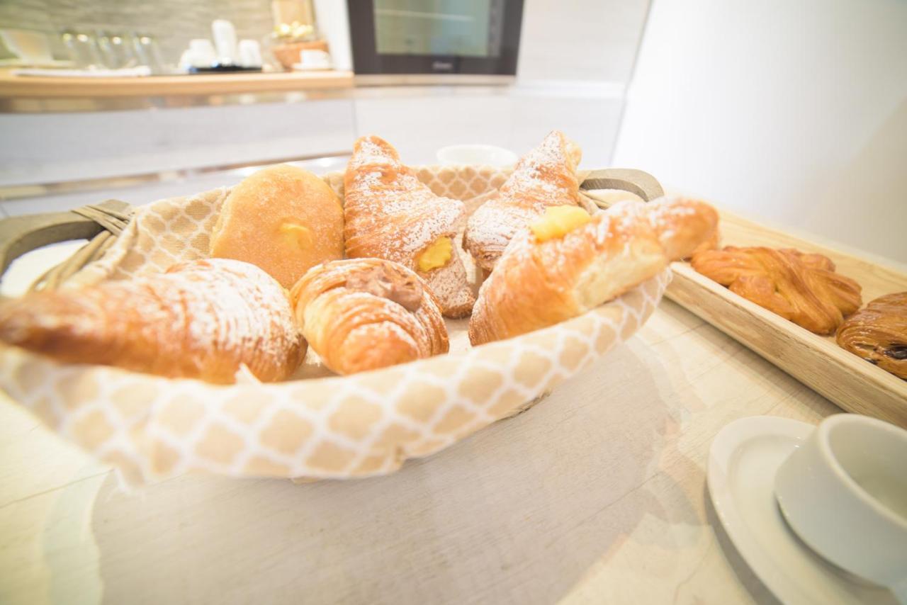 Bed and Breakfast Malenki Roma Exterior foto